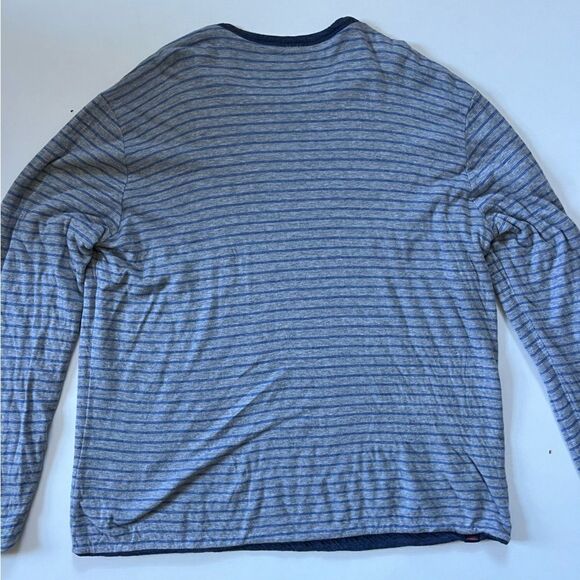 Faherty Cloud Cotton Reversible Crew Navy/Striped - Picture 10 of 10